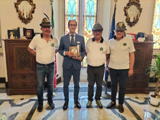 Vercelli - Nuovo presidente per la Sezione Alpini: incontro con il Prefetto Parente