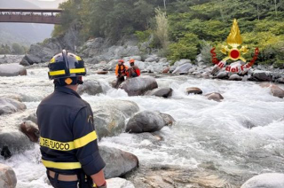 Scopello - Recuperato un escursionista bloccato su un masso nel fiume Sesia
