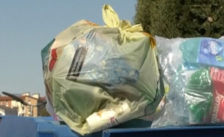 Vercelli - Lotta agli incivili: 18 sanzioni per abbandono rifiuti e nuove telecamere in arrivo