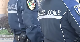 Vercelli - Più sicurezza in città: spray al peperoncino, vigili in bici e controlli sui bus