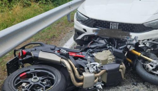 Valduggia - Grave incidente tra auto e moto: centauro in codice rosso