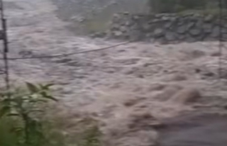 Varallo - Le piogge spazzano via il guado sul torrente Moro