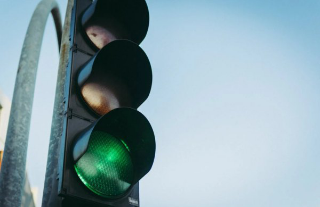 Vercelli - Semaforo attivo 24 ore su 24 all’incrocio tra viale della Rimembranza e corso Avogadro