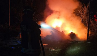 Costanzana - Incendio in cascina disabitata: intervengono i Vigili del Fuoco
